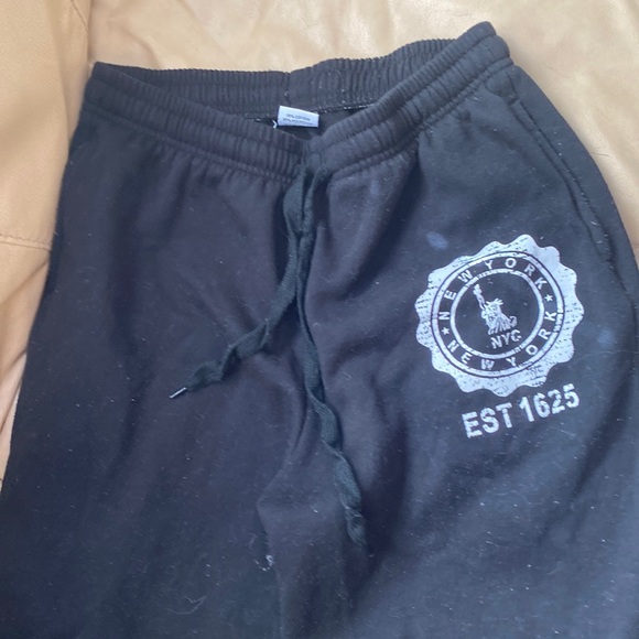 Size medium nyc sweatpants bought there for $50 - Picture 1 of 4